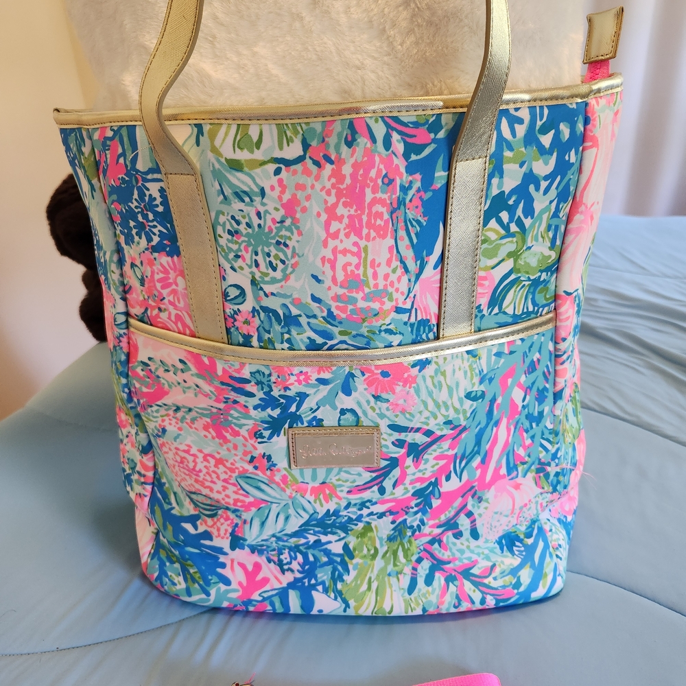Lilly Pulitzer Blue and Pink Tote Bag Vibrant Durable Design